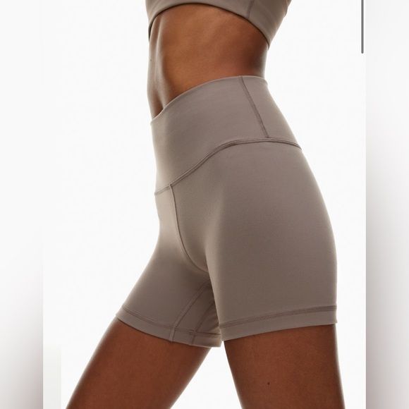 Tna butter Cheeky Hi-Rise 5" Short - Medium - Picture 2 of 5